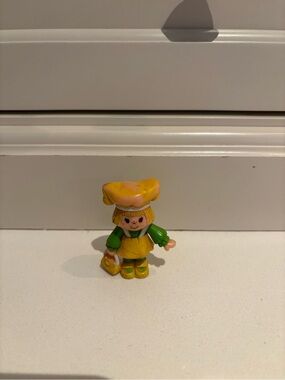 Vintage Strawberry Shortcake Lucy Lemon Figurine